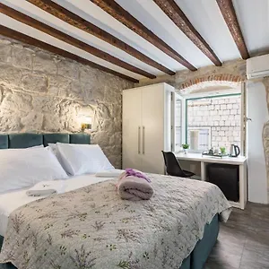 Bonbon Old Town Private En-suite Split