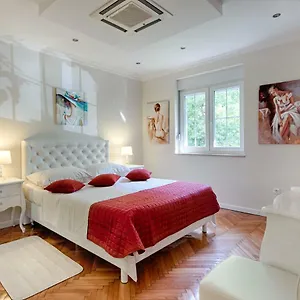 Marella Luxe At The Bacvice & Centre Split